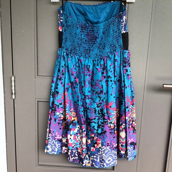 Colorful dress - Picture 3 of 5